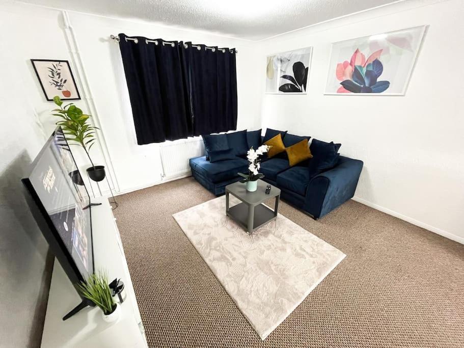 3 Bedroom House With Free Parking Чатам Экстерьер фото